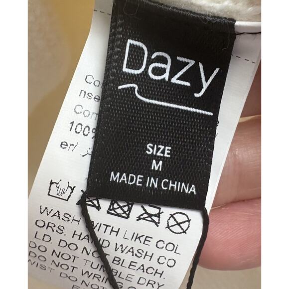 Dazy Women's Turtleneck Sweater Size M Cream White Pullover Drop Shoulder NWT - Picture 5 of 6